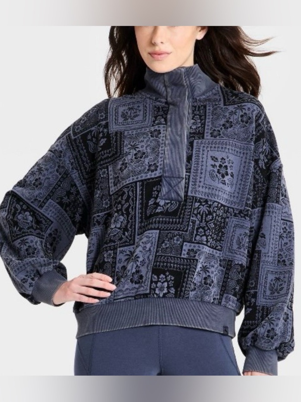 Women’s French Terry Henley Paisley/Bandana Print Sweatshirt Joy Lab Medium.